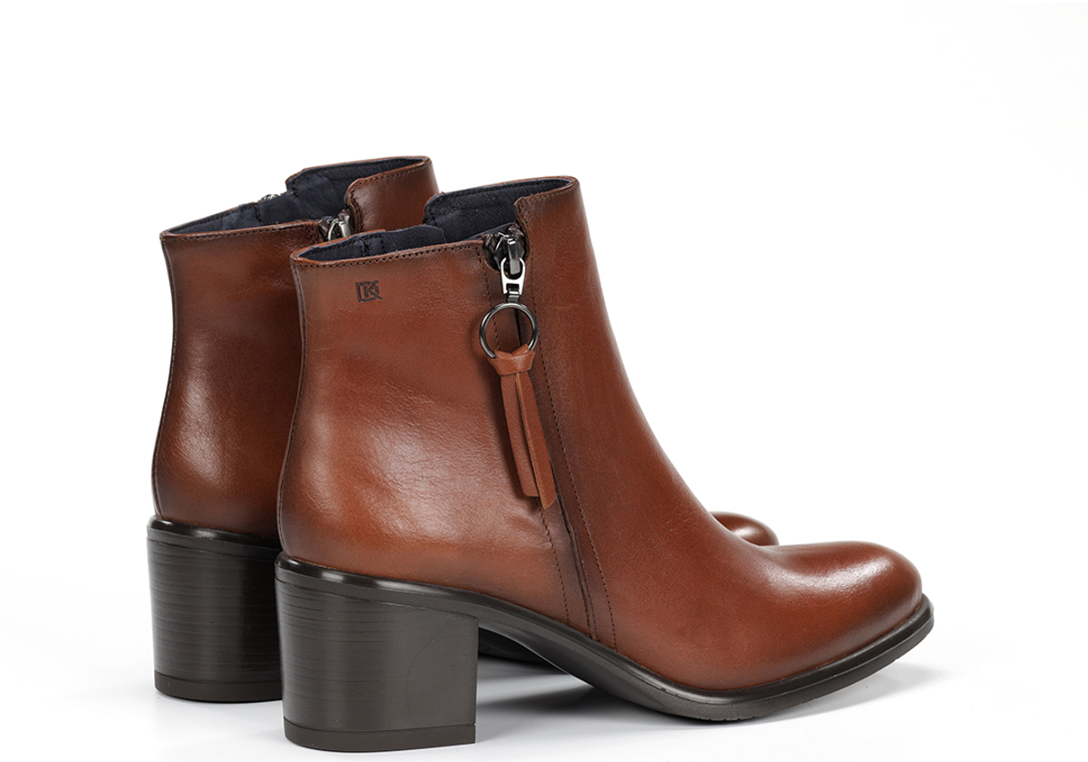 D8606-SU SUGAR CUERO-1